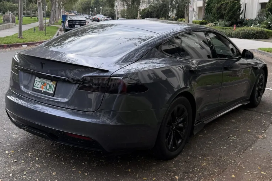2021_tesla_model-s_img_7370-45006 Electric Luxury Sedan for sale