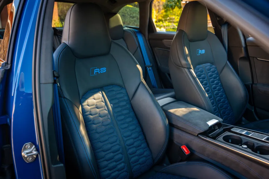 Audi-RS6-Avant-312-39389